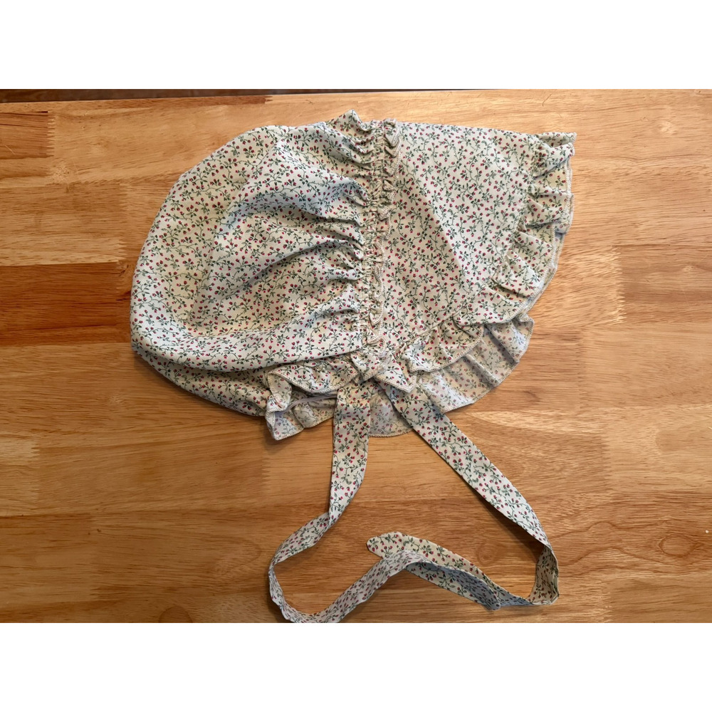 Making Believe Girls Basic Calico Pioneer Bonnet, Costume, Dress-up Pretend Play